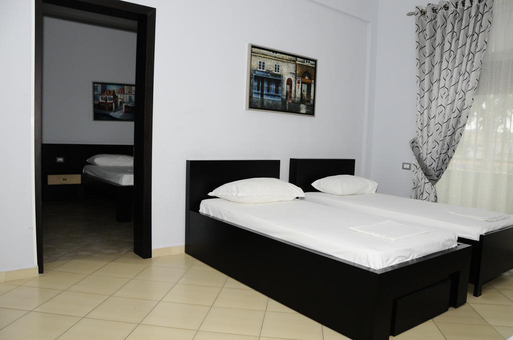 Tirana Hotel Ksamil Pokoj fotografie